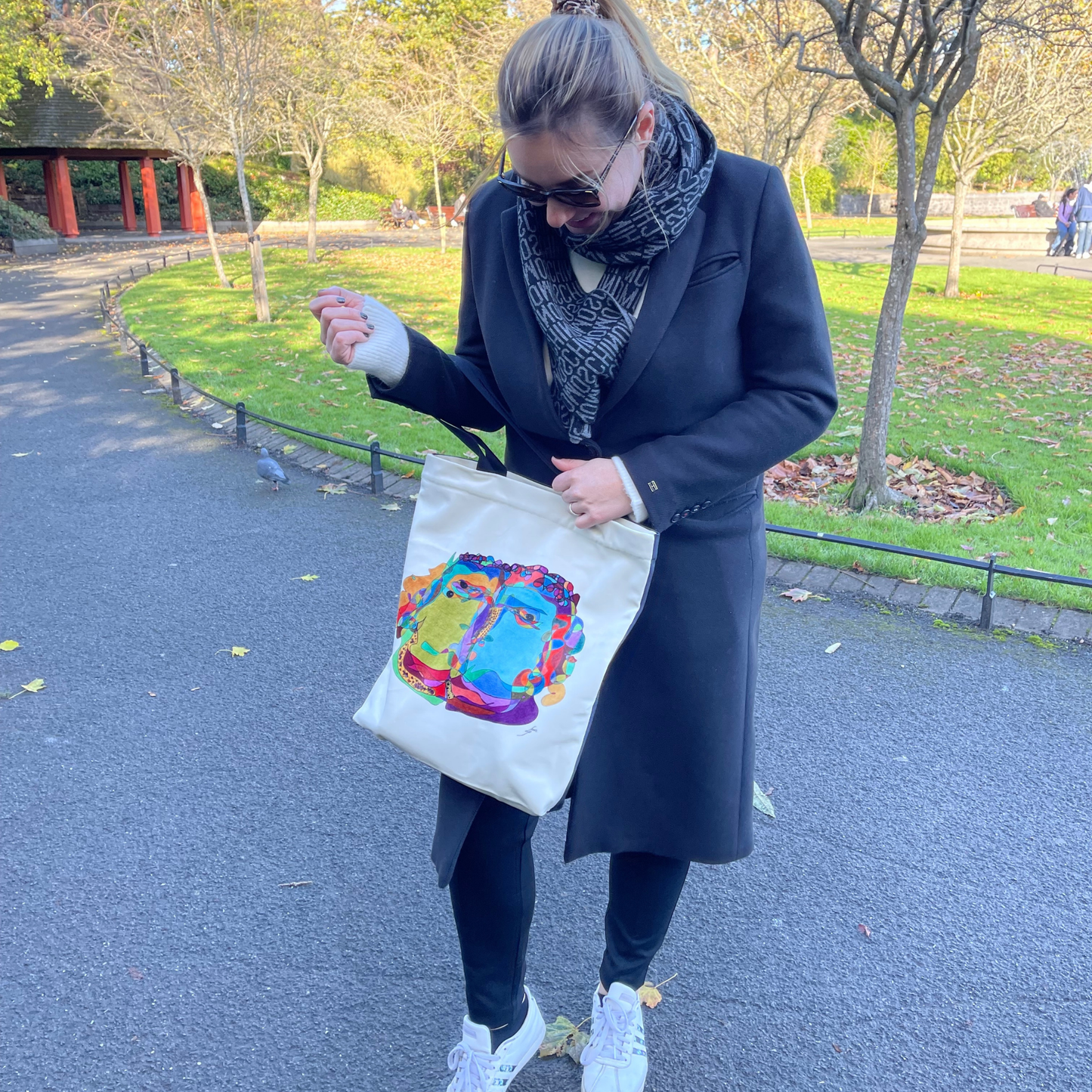 Tote bag stiliaus rankinė „Garbanotoji fauna”